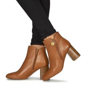 See By Chloé Louisee Zip Up Leather Ankle Boot in Camel, size EU 38